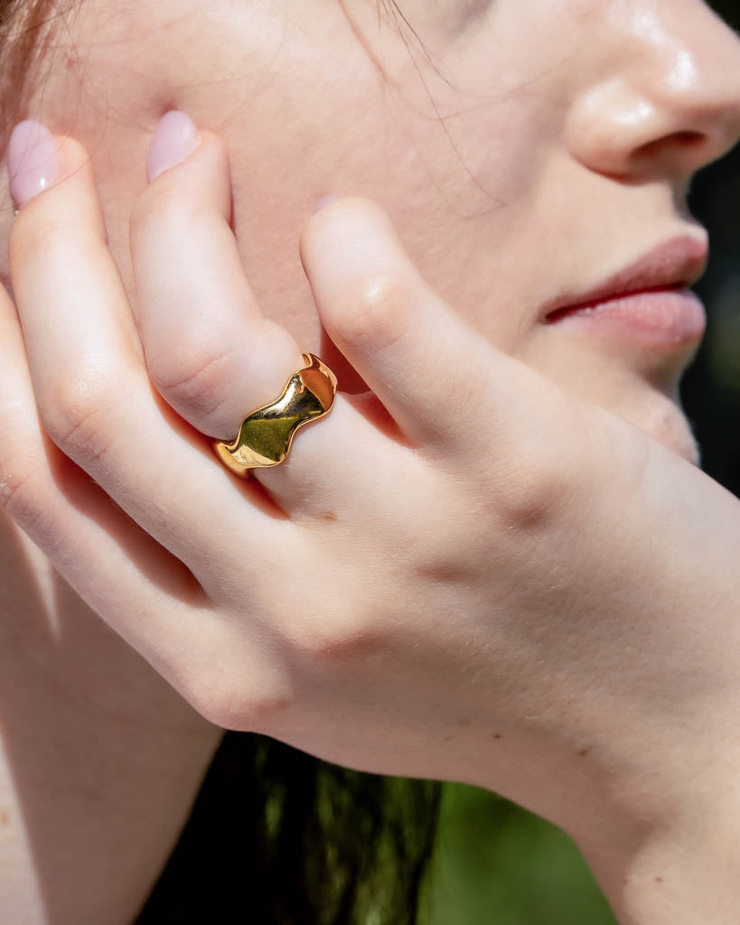 Flowy Ring